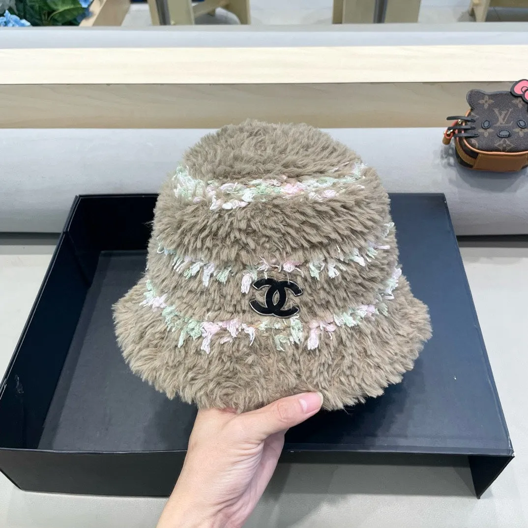 BUCKET HAT IN MEDIUM BROWN FLEECE 421276