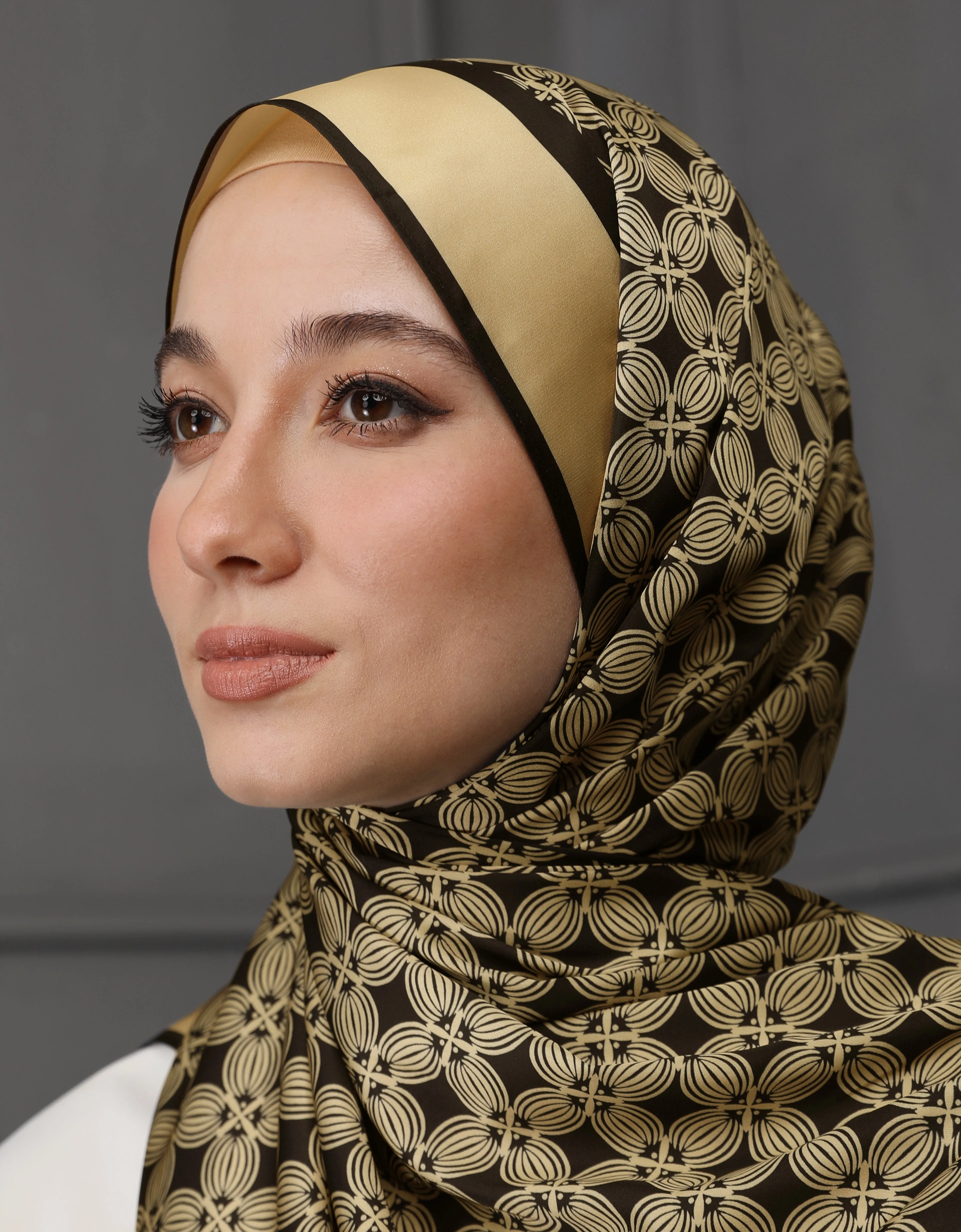 ITZY SHAWL (GOLD)