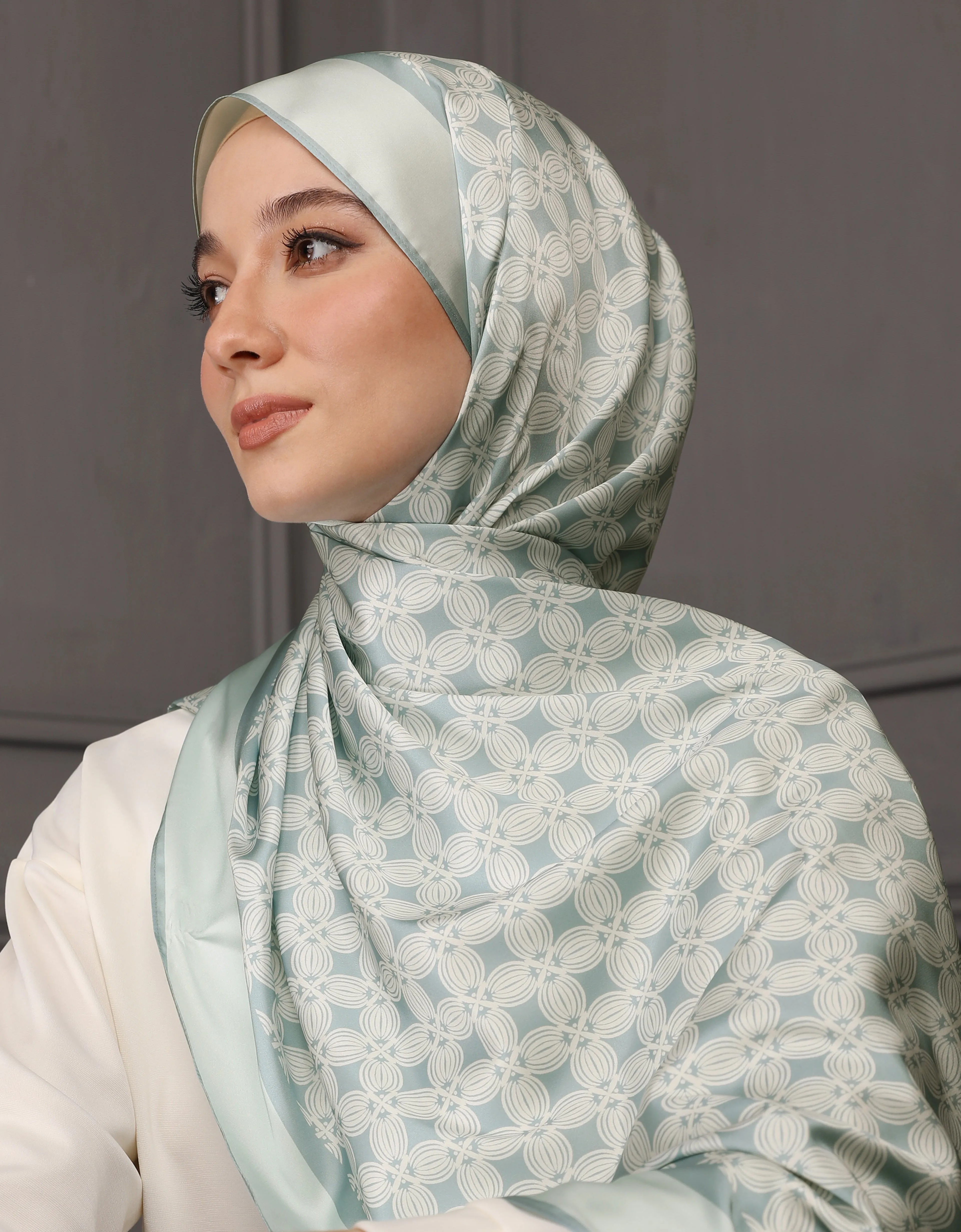 ITZY SHAWL (SAGE BLUE)