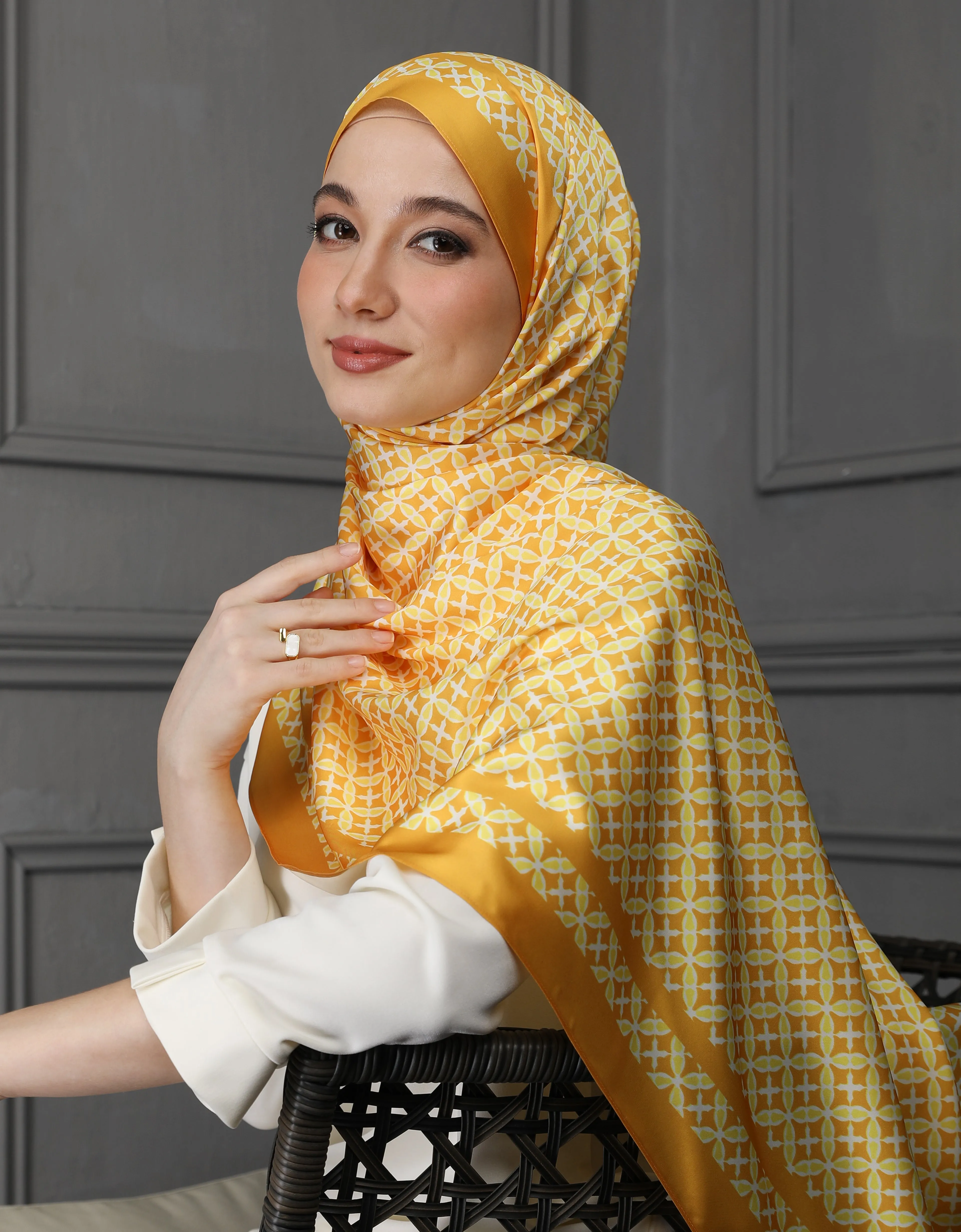 ITZY SHAWL (TANGERINE)