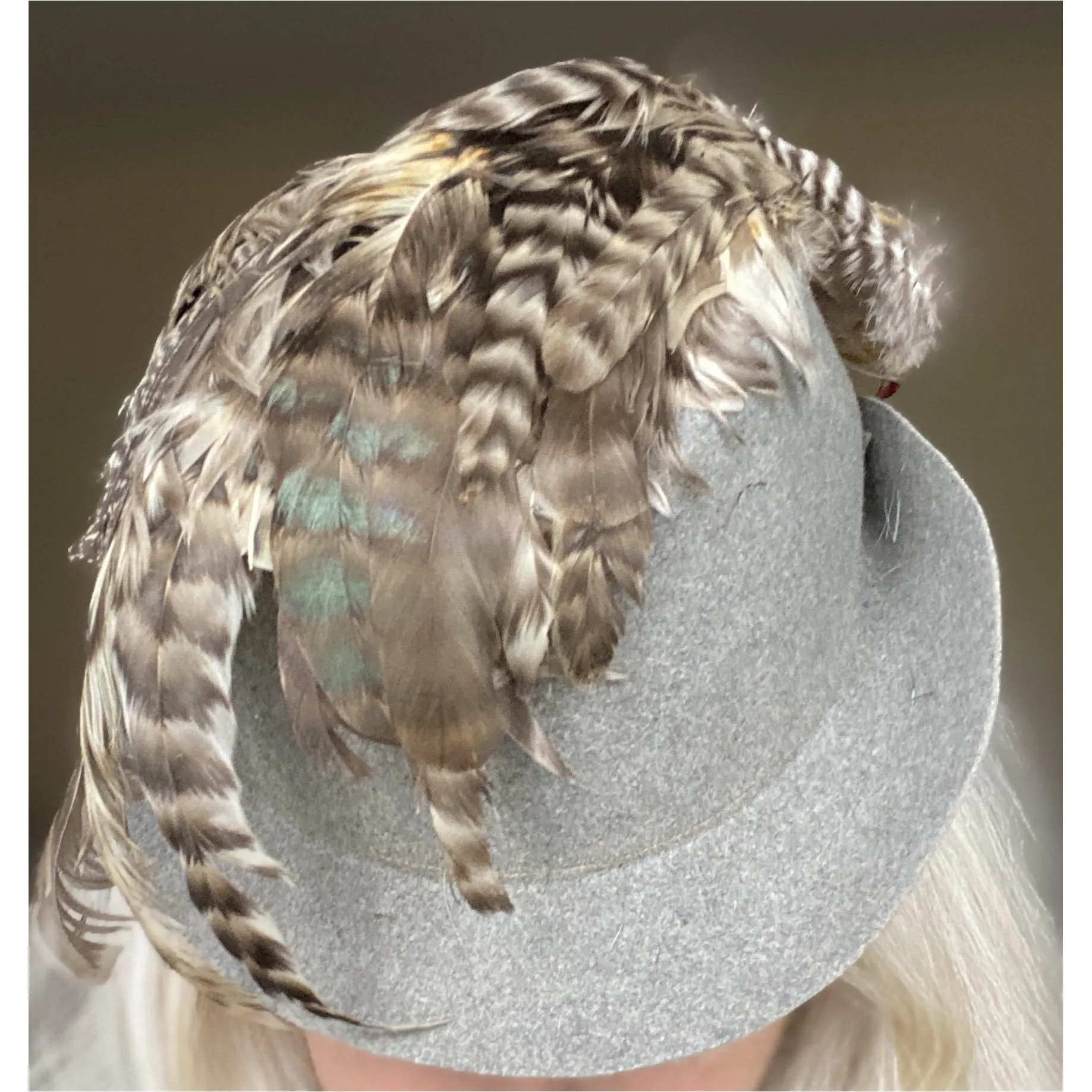 Vintage 1930s Knox  Cloche Hat Bird Head Pheasant Feathers Gray Felt XS Sherlock